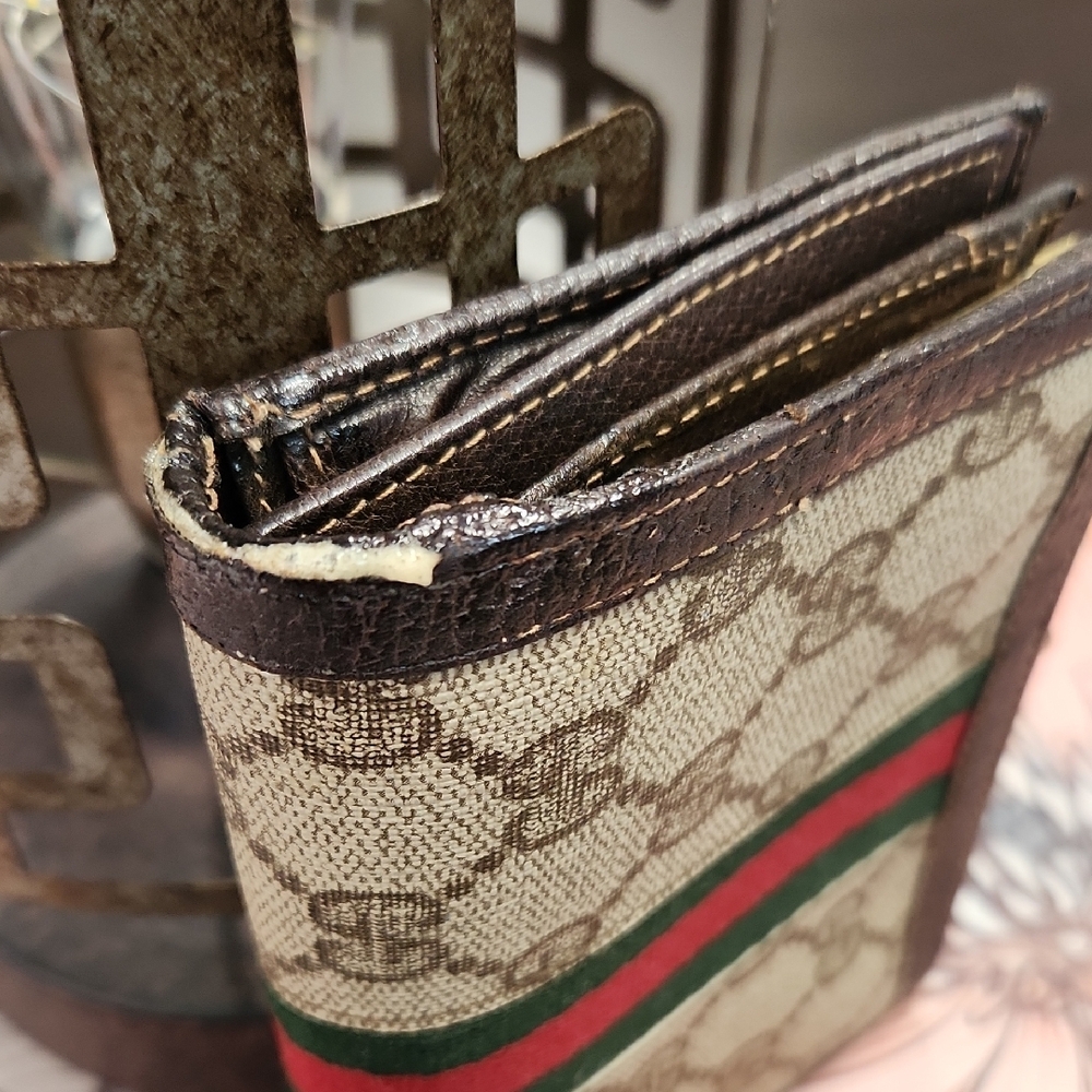 Vintage Gucci Beige and Brown Wallet with Signature Stripe - Picture 3 of 12